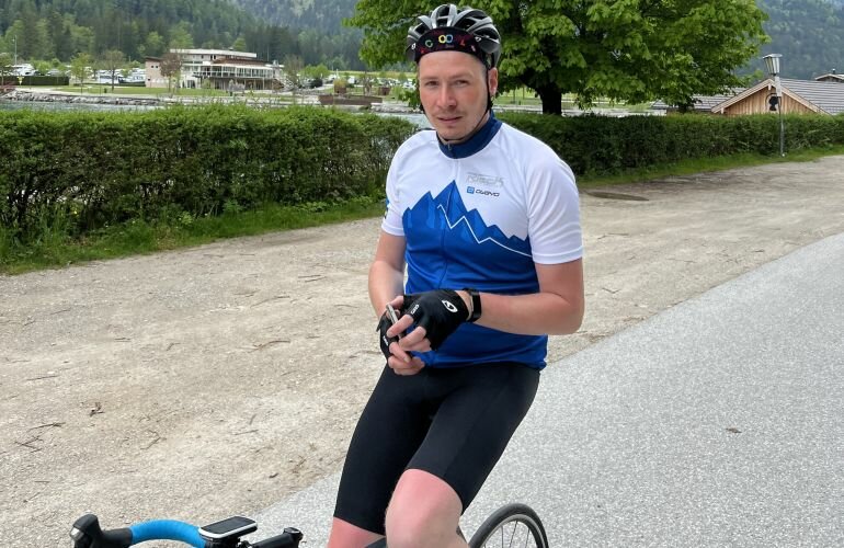 Julien-Nadré Schlierkamp in Radfahrer uniform.