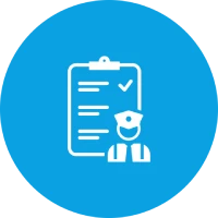 Symbol eines Polizisten vor einem Klemmbrett mit Checkliste auf blauem Hintergrund.